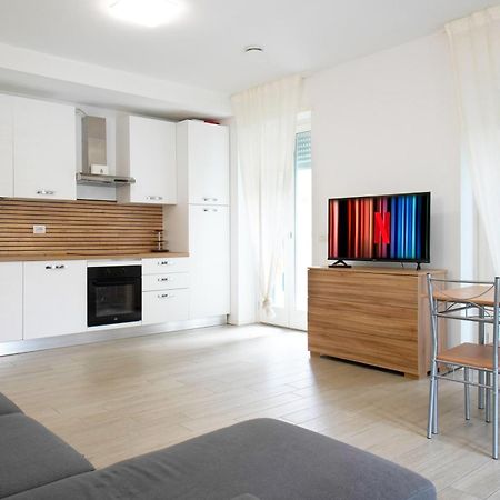 Casa Ideale Tim Appartmanti Moderni Vicina Al Centro Lecco Εξωτερικό φωτογραφία