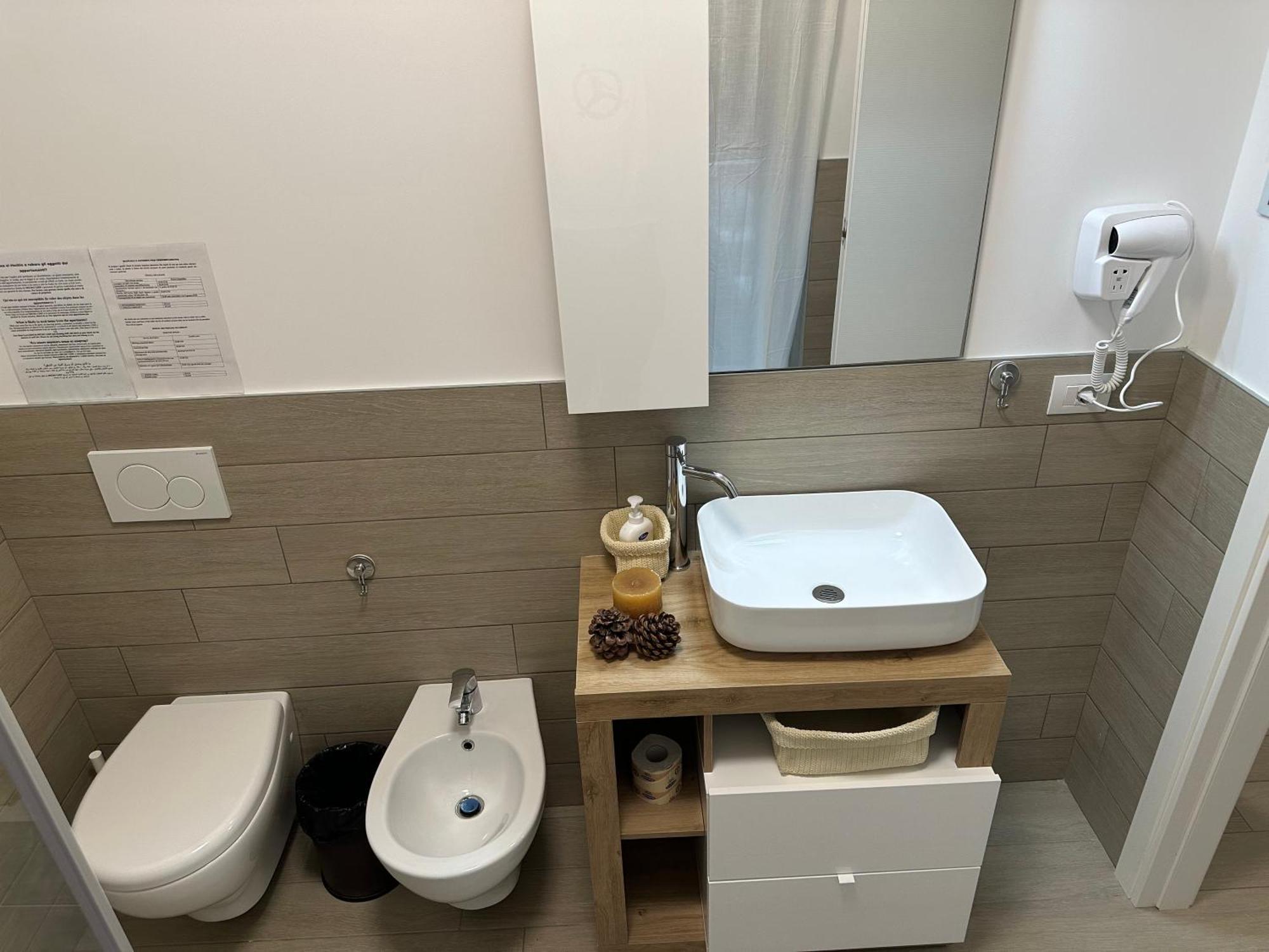 Casa Ideale Tim Appartmanti Moderni Vicina Al Centro Lecco Εξωτερικό φωτογραφία