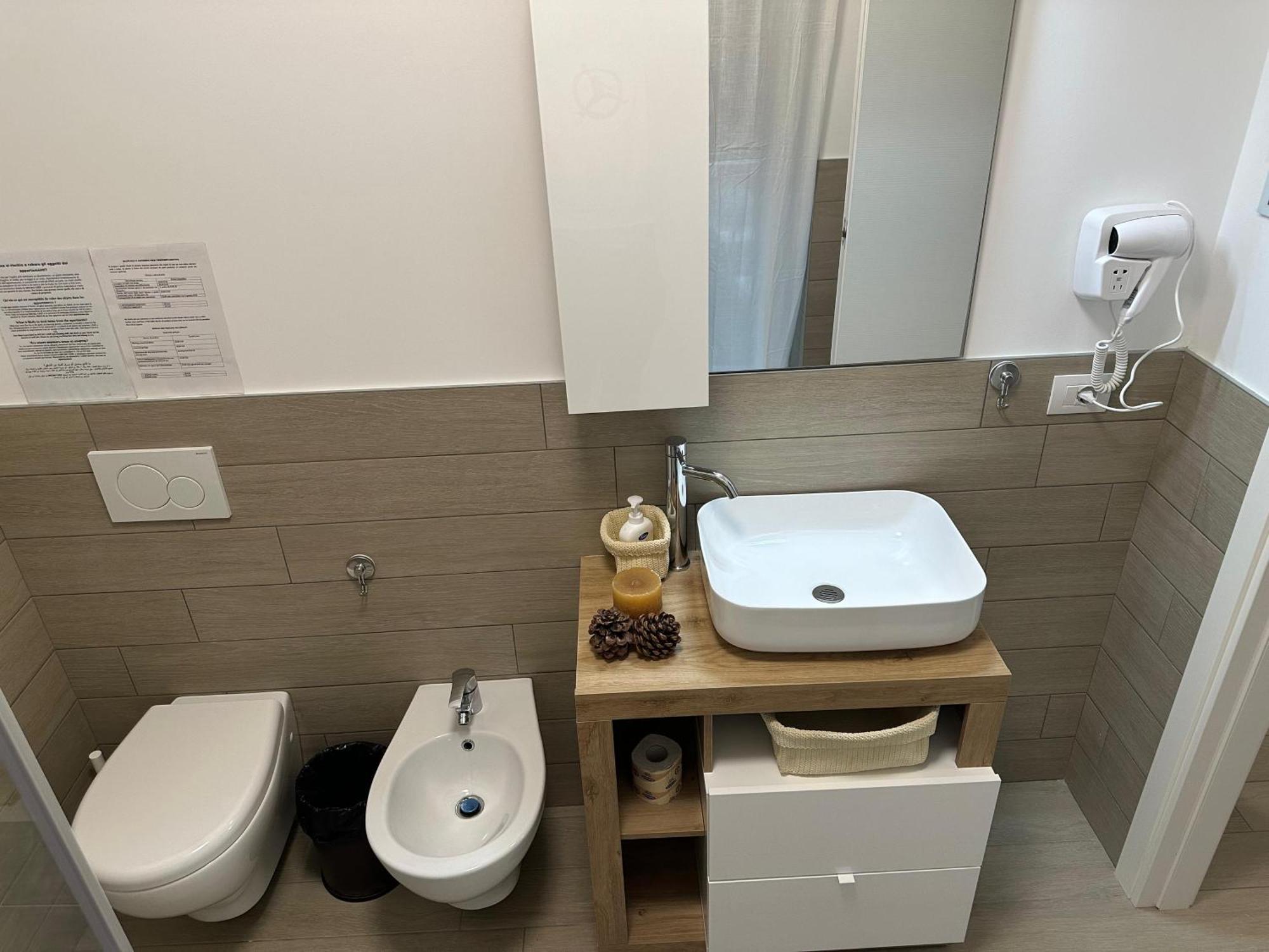 Casa Ideale Tim Appartmanti Moderni Vicina Al Centro Lecco Εξωτερικό φωτογραφία