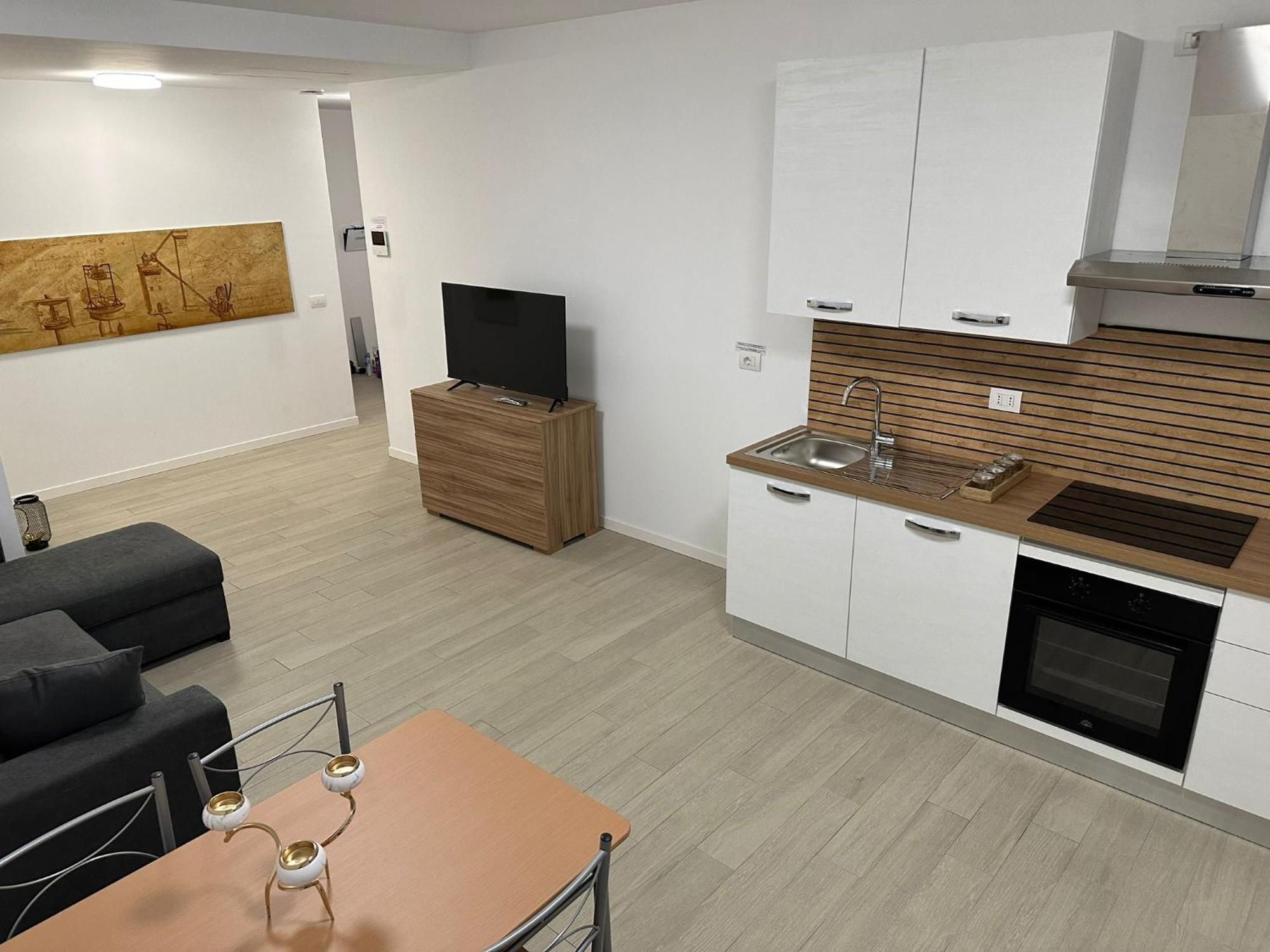 Casa Ideale Tim Appartmanti Moderni Vicina Al Centro Lecco Εξωτερικό φωτογραφία
