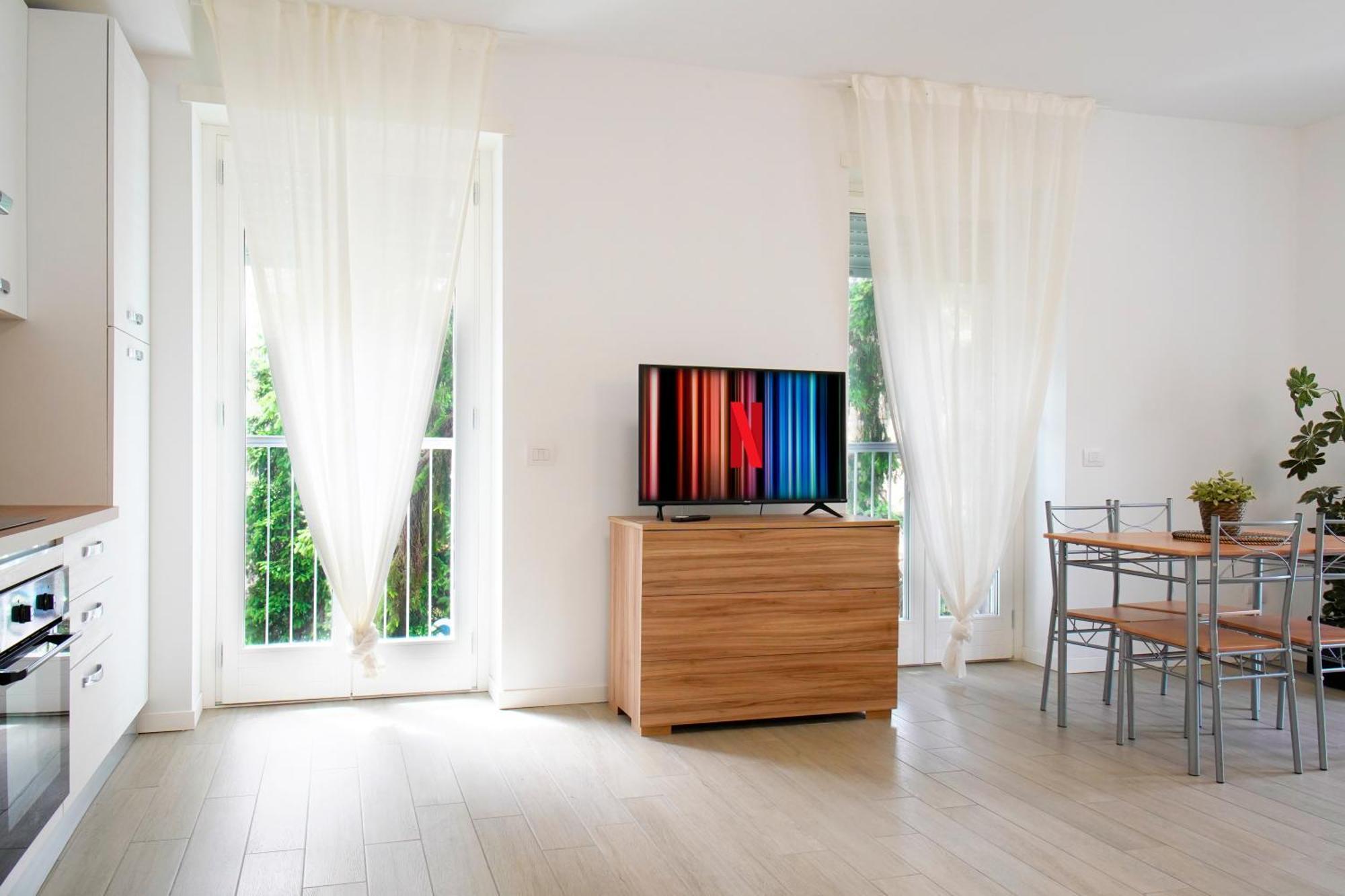 Casa Ideale Tim Appartmanti Moderni Vicina Al Centro Lecco Εξωτερικό φωτογραφία