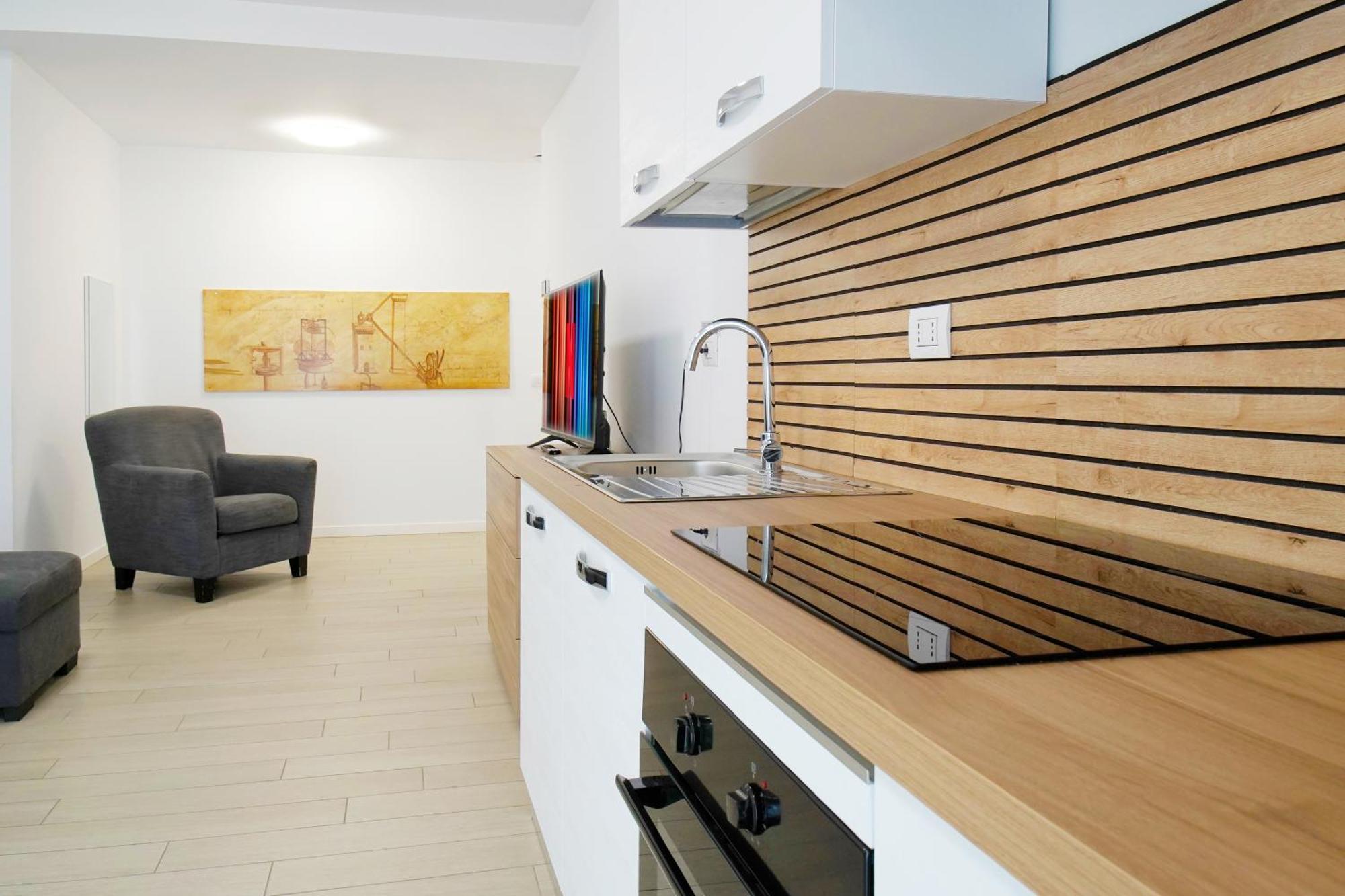 Casa Ideale Tim Appartmanti Moderni Vicina Al Centro Lecco Εξωτερικό φωτογραφία