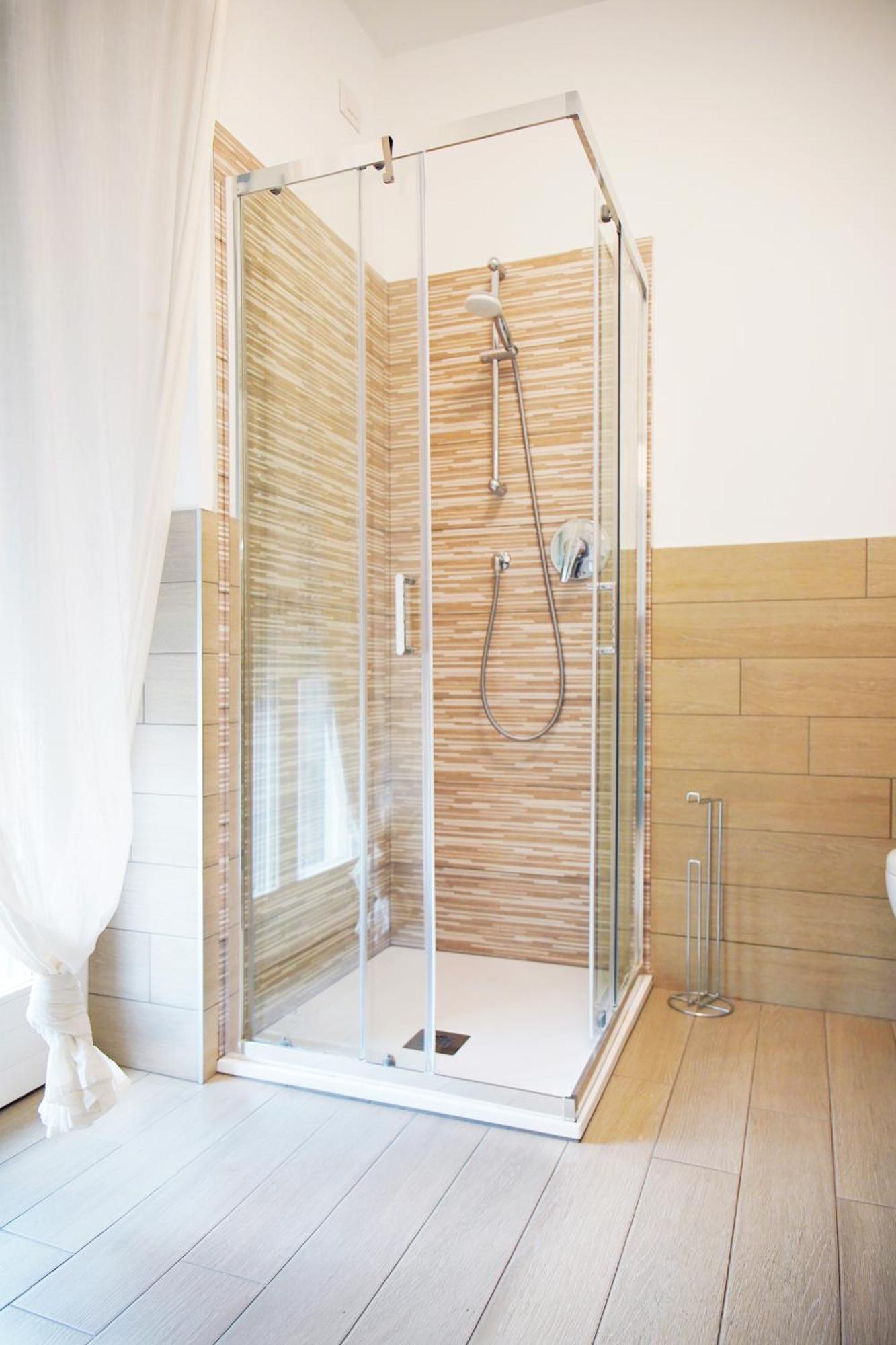 Casa Ideale Tim Appartmanti Moderni Vicina Al Centro Lecco Εξωτερικό φωτογραφία