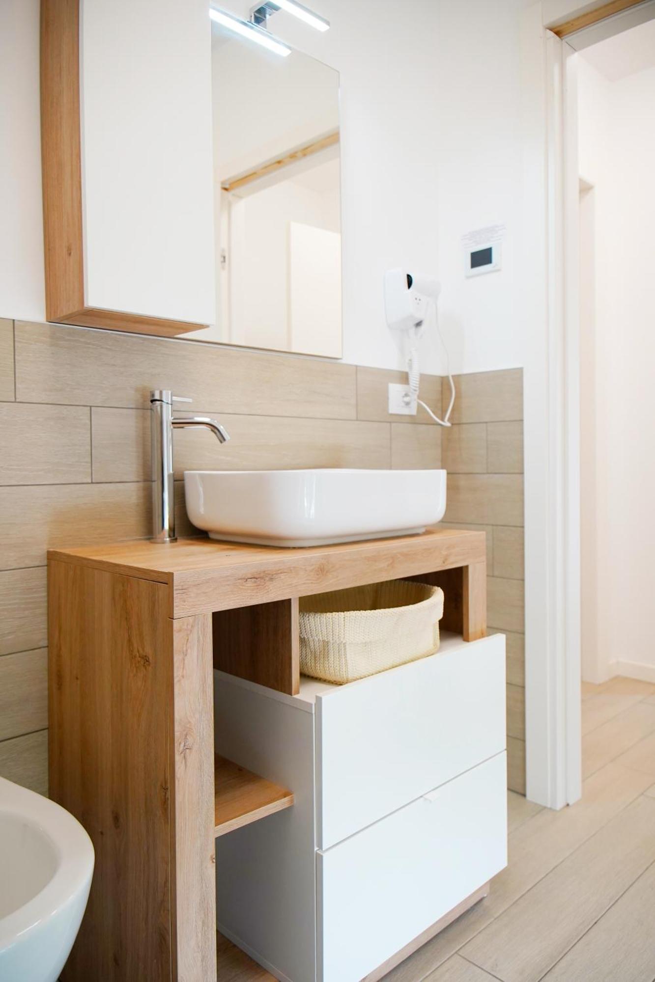 Casa Ideale Tim Appartmanti Moderni Vicina Al Centro Lecco Εξωτερικό φωτογραφία