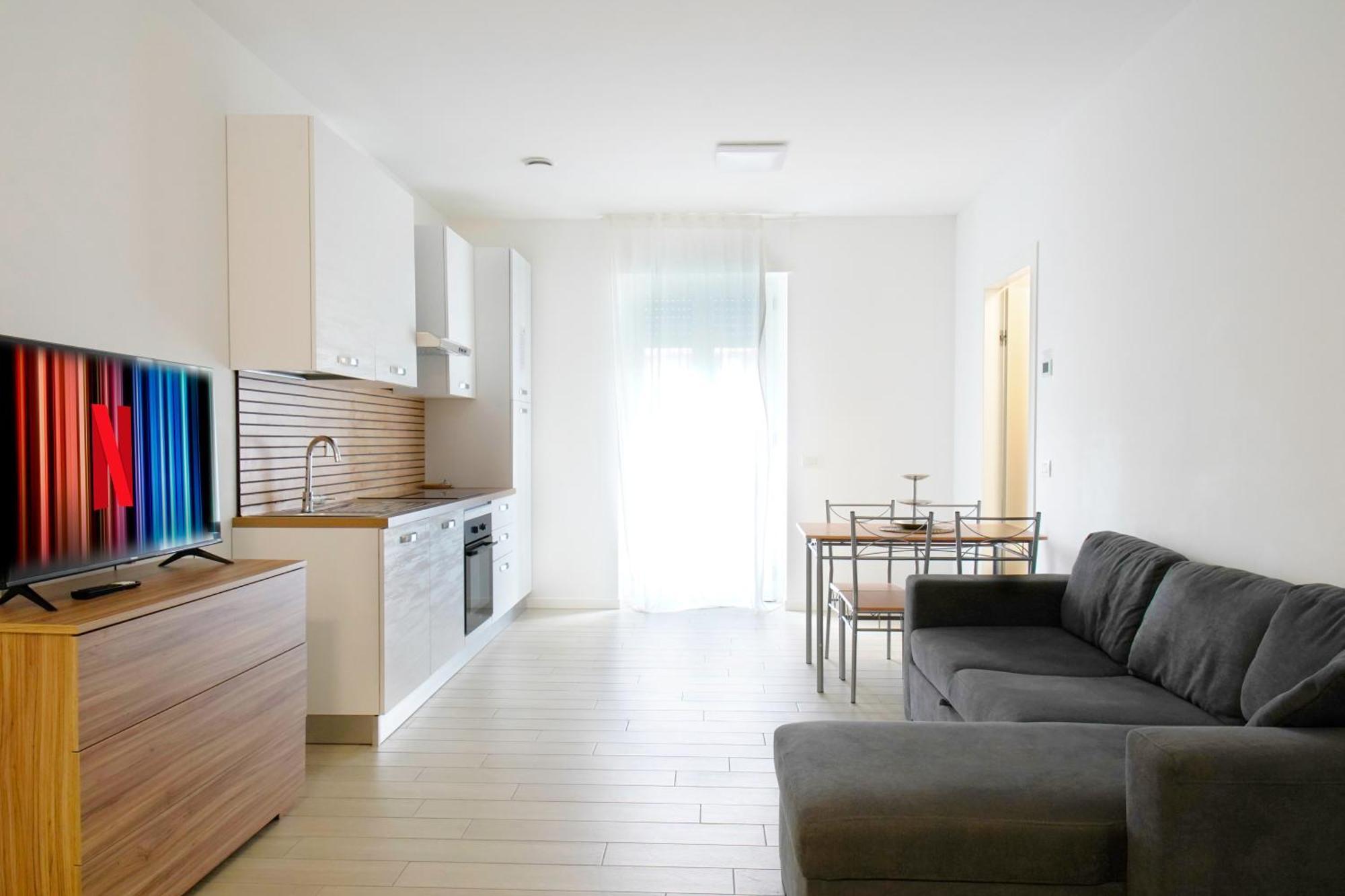 Casa Ideale Tim Appartmanti Moderni Vicina Al Centro Lecco Εξωτερικό φωτογραφία