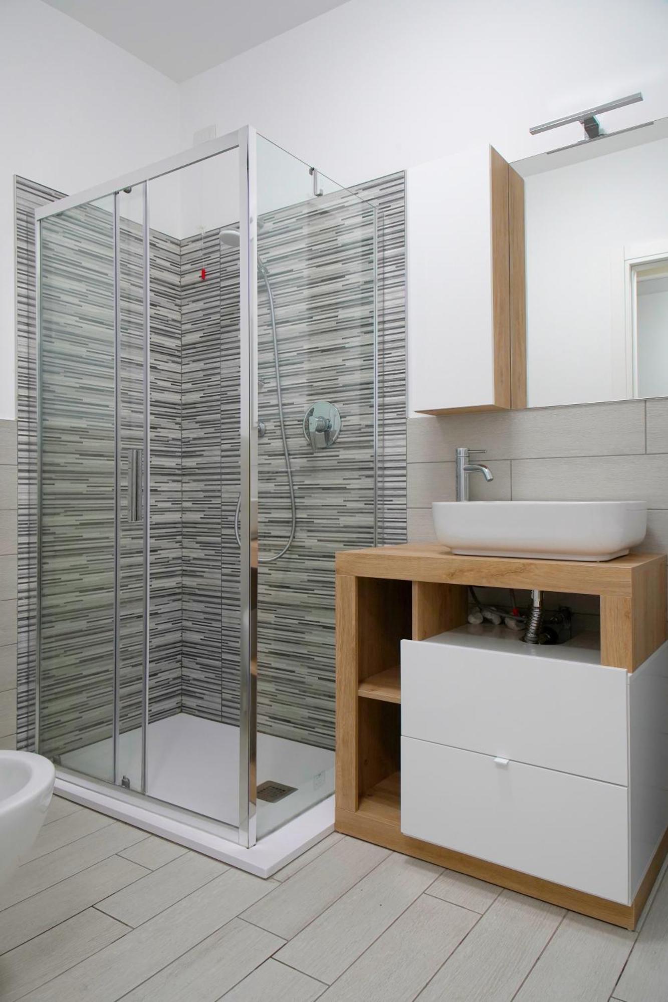 Casa Ideale Tim Appartmanti Moderni Vicina Al Centro Lecco Εξωτερικό φωτογραφία