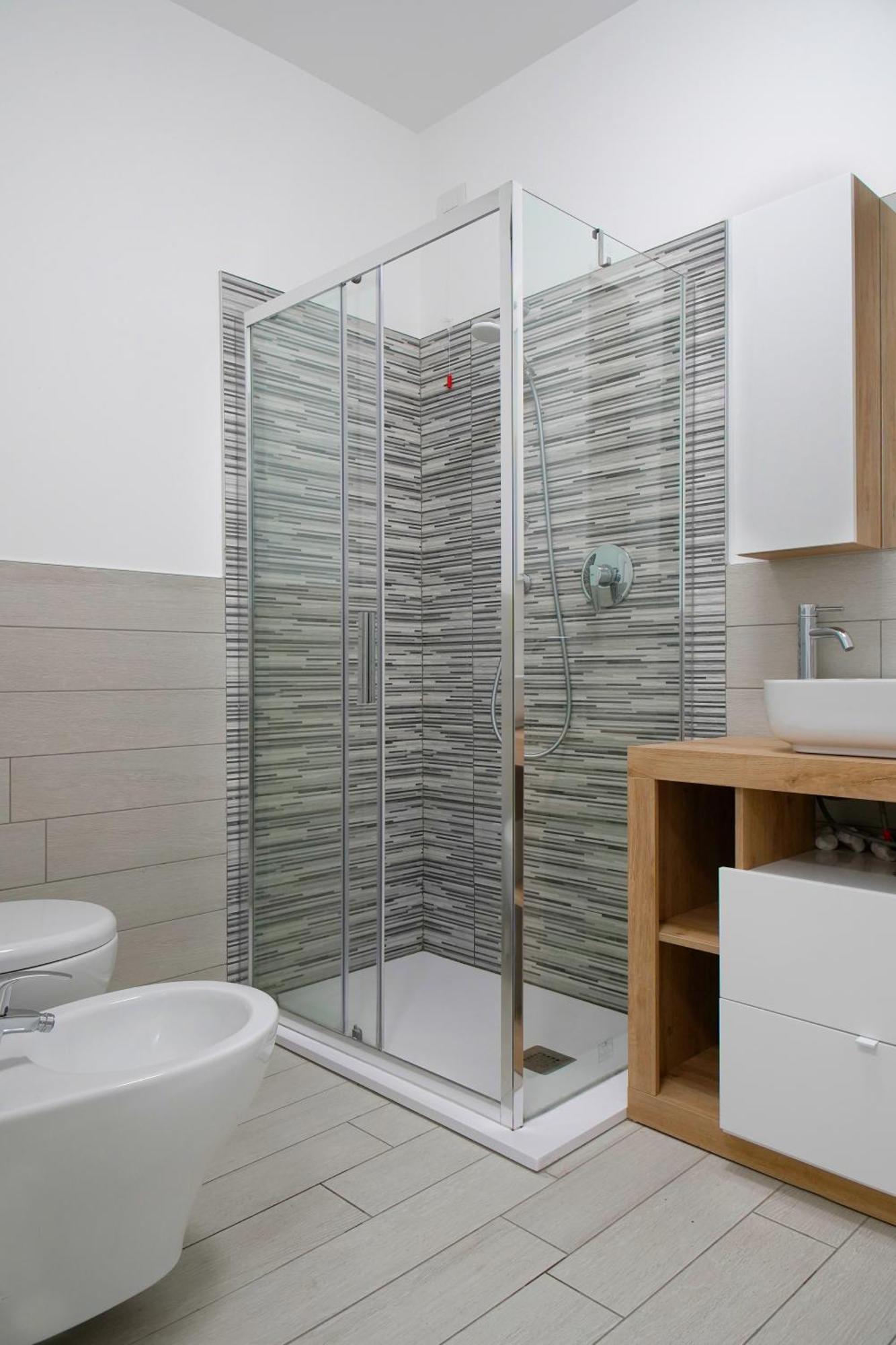Casa Ideale Tim Appartmanti Moderni Vicina Al Centro Lecco Εξωτερικό φωτογραφία