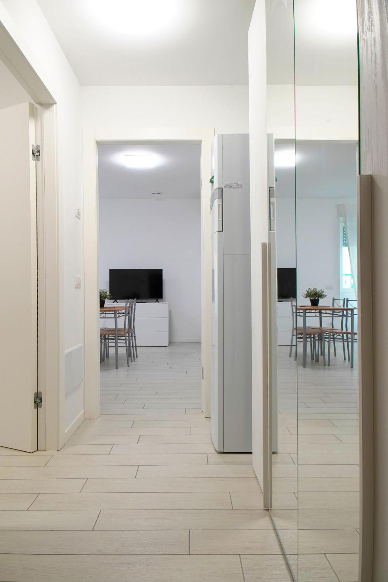 Casa Ideale Tim Appartmanti Moderni Vicina Al Centro Lecco Εξωτερικό φωτογραφία